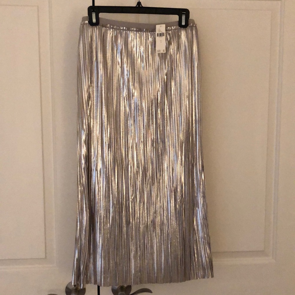 Gorgeous metallic Anthropologie skirt!